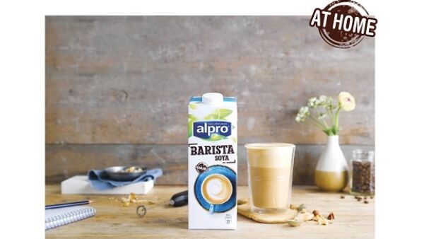 Creëer de perfecte schuimlaag met Alpro Barista sojadrink