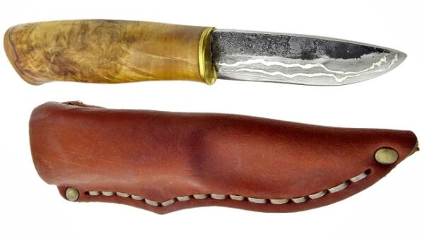 Hand gesmede meteoriet messen