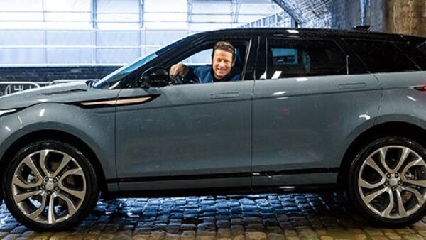 Jamie als eerste in nieuwe Range Rover Evoque