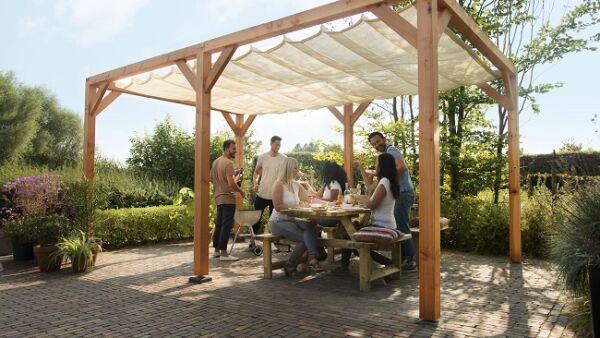 Schaduwpergola van douglashout met harmonicadoek