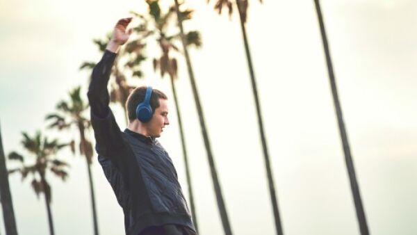 Sony introduceert draadloze noise cancelling headphone