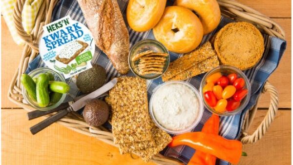 Kwark is onweerstaanbaar op een cracker