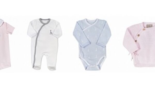 Sophie de giraf introduceert babykledinglijn