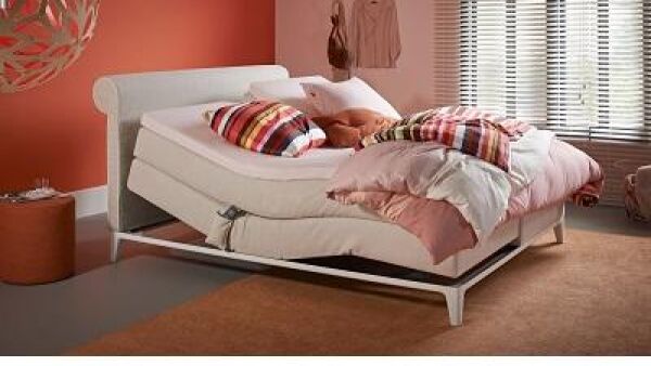 Auping introduceert de Criade