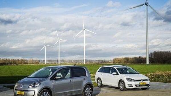 Volkswagen maakt elektrisch rijden makkelijk met gratis groene stroom en laadpunt-delen