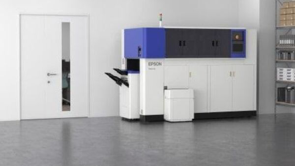Eerste papiermachine voor kantoor die oud papier omzet naar nieuw papier