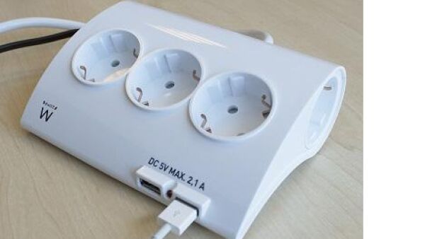 Ewent EW3935 Desktop Stekkerdoos met 2 USB poorten