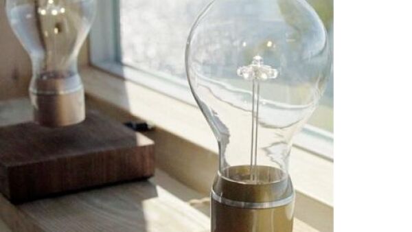 Zweedse innovatieve bureaulamp Flyte een lust voor het oog