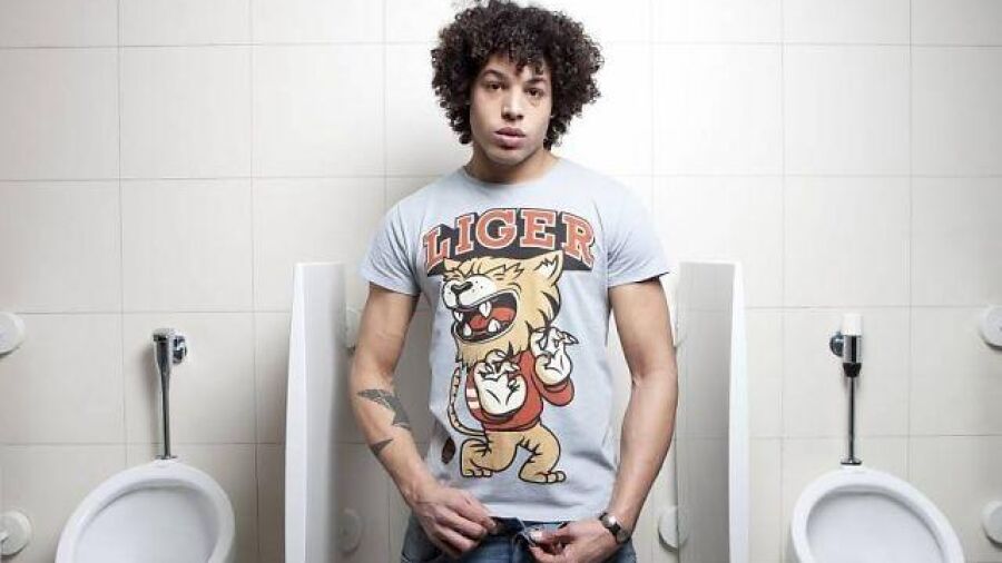 T-shirt label geeft toonaangevende designers een T-shirt als canvas