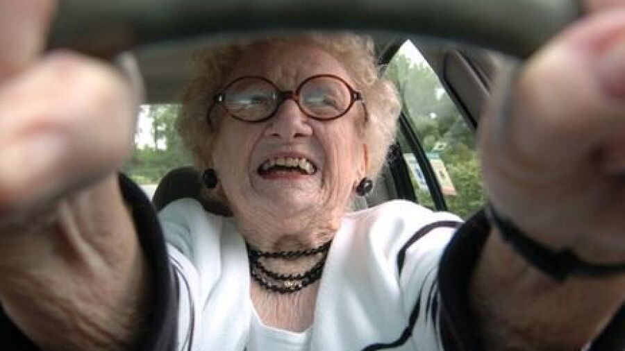 Consumentenbond hekelt premieverhoging autoverzekering van ouderen