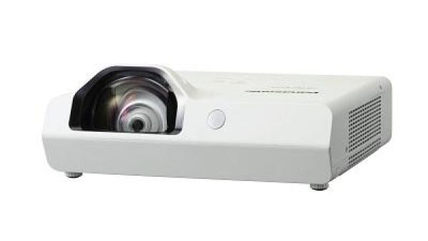 Panasonic breidt assortiment LCD Short Throw-projectoren uit