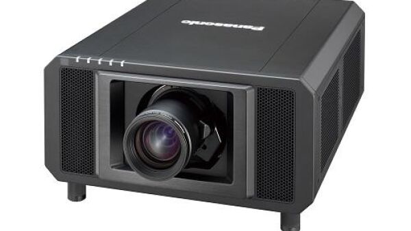 De PT RZ21K  de kleinste en lichtste 20000 lumen laserprojector ter wereld