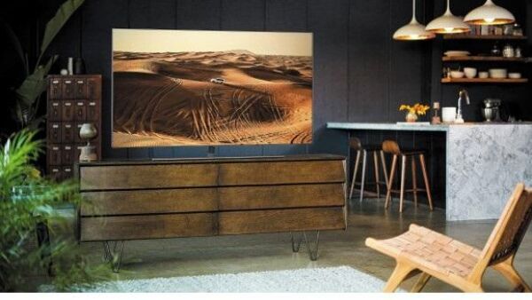 Nieuwe Samsung TV laat je kijken in stijl ook als hij uit staat