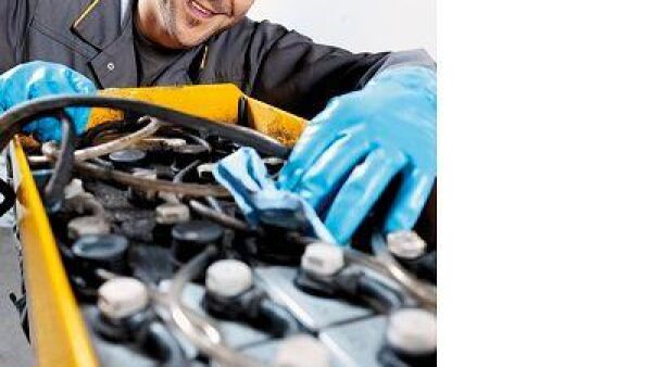 Jungheinrich stapt in batterijservice