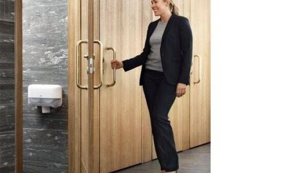 Hulsloos toiletpapier systeem Tork efficiíenter en duurzamer