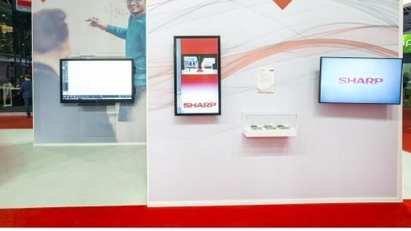Sharp voorziet professionele displays van PC-module