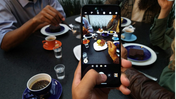 moto g pro: Verhoog je productiviteit, voed je passie en leg de actie vast met puntige precisie