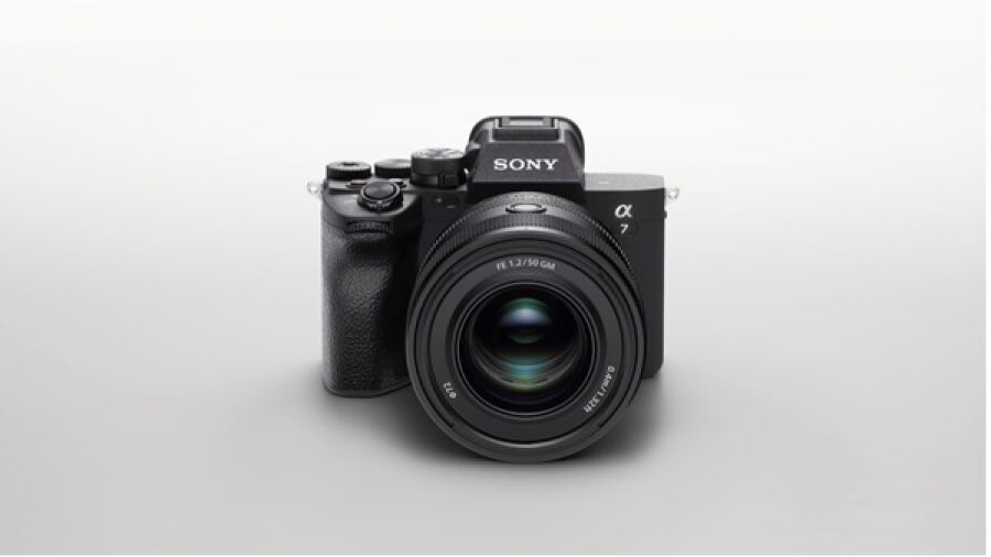 Sony zet de toon voor foto en video met 33-megapixel α7 IV full-frame camera