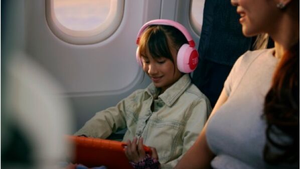 Veilig en plezierig geluid voor de kleintjes: JBL’s nieuwe Junior koptelefoon
