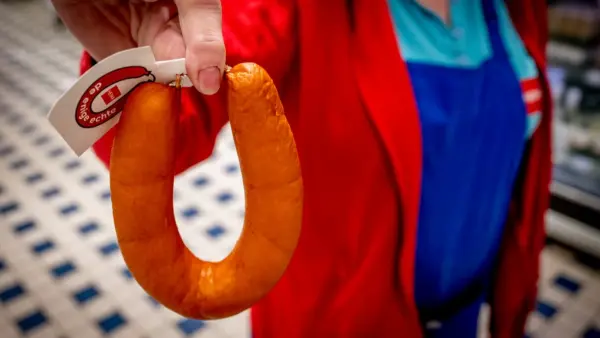 HEMA brengt originele rookworst terug na feedback van klanten