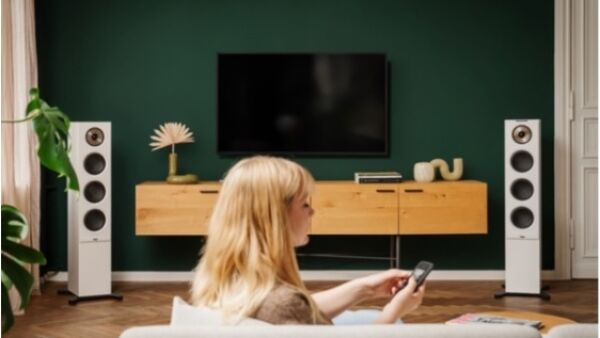 Elke klank een kunstwerk STEREO L 2: vloerstaande streaming speakers