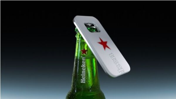 Heineken ®️ introduceert bieropener die je werkdag afsluit