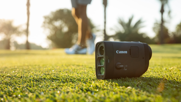 Golfliefhebbers opgelet! Canon introduceert haar eerste golf rangefinder
