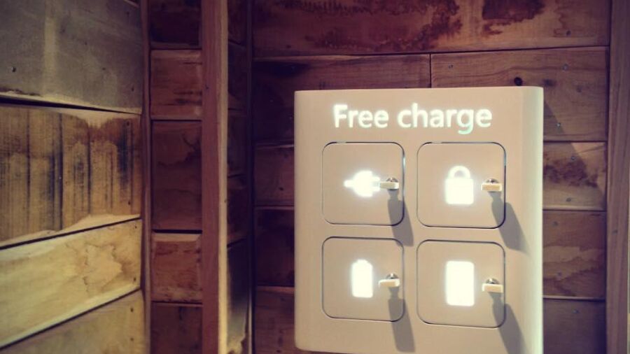 Nieuwe servicetool voor horeca: oplaadstation voor mobiele telefoons