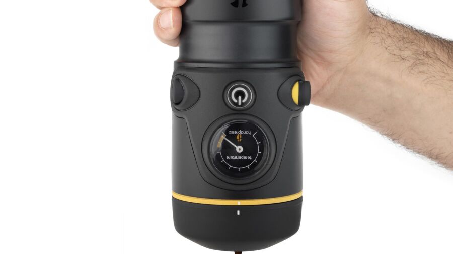 De eerste espressomachine voor in de auto