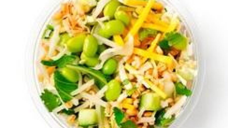 Healthy dipping í©n twee frisse lentesalades van Albert Heijn to go