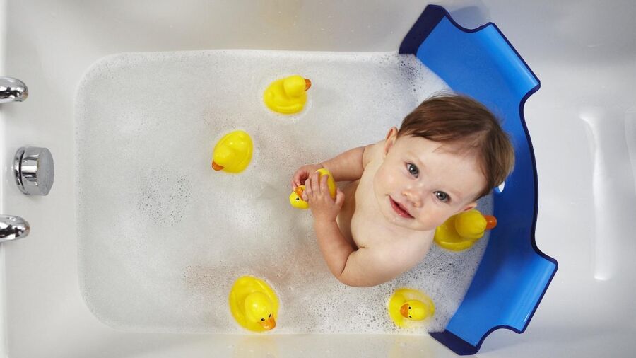 Babydam, tover je grote bad om tot een klein babybadje