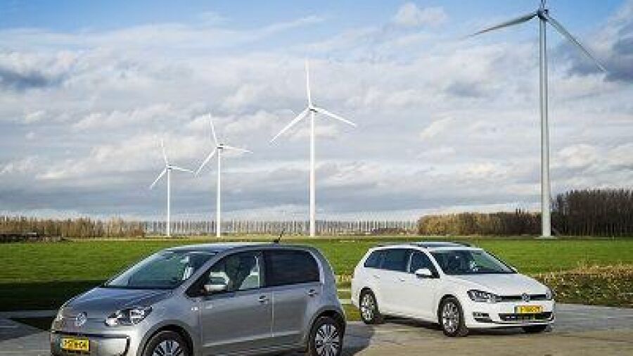 Volkswagen maakt elektrisch rijden makkelijk met gratis groene stroom en laadpunt-delen