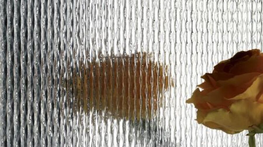 AGC introduceert decoratief figuurglas van Michele De Lucchi