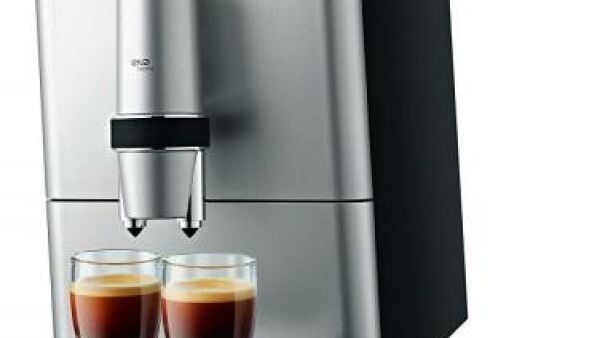 Ultracompacte koffiemachine van Jura met intelligente koffie-uitloop