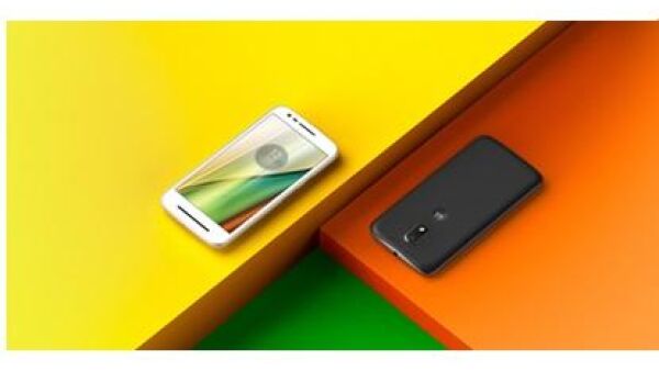 Lenovo lanceert de vernieuwde Moto E en Moto G Play smartphone