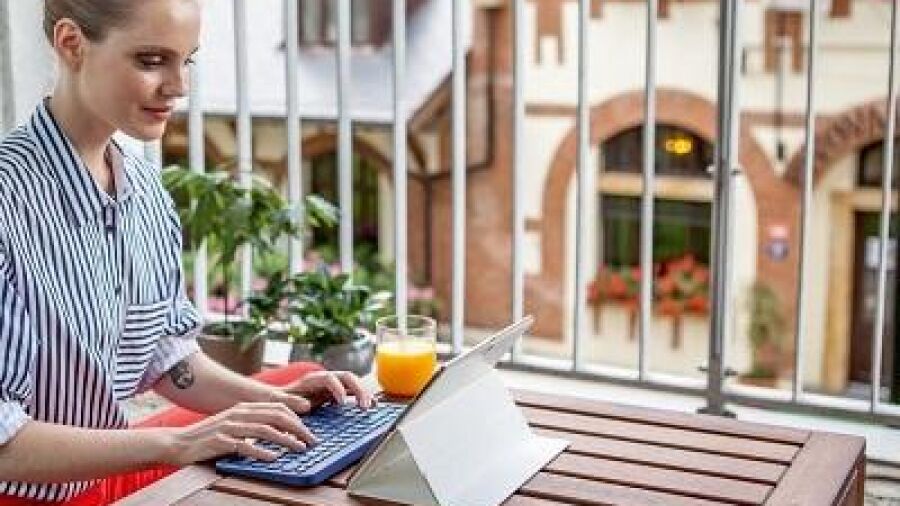 Bluetooth-toetsenbord en muis om op elk apparaat te creíren en communiceren