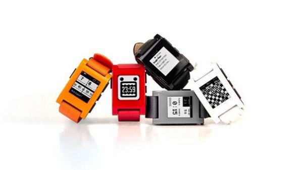Pebble: slimme smartwach voor iPhone en Android nu in de winkel
