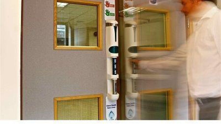 Purehold deurdispensersysteem voor handhygiíne in levensmiddelenindustrie