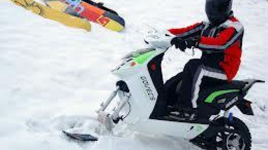 Nieuwe vorm van wintersport ontdekt: scooter skiín
