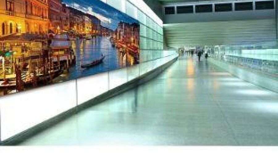 Panasonic introduceert videowall display met supersmalle schermrand