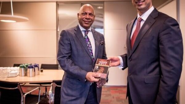 Adjiedj Bakas presenteert boek Trends2017