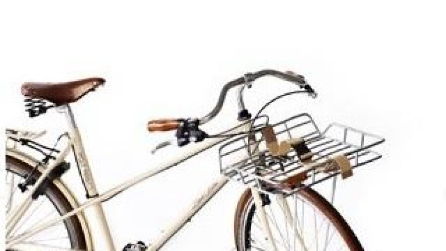 Porteur-cycling: straatbeeld ademt vintage