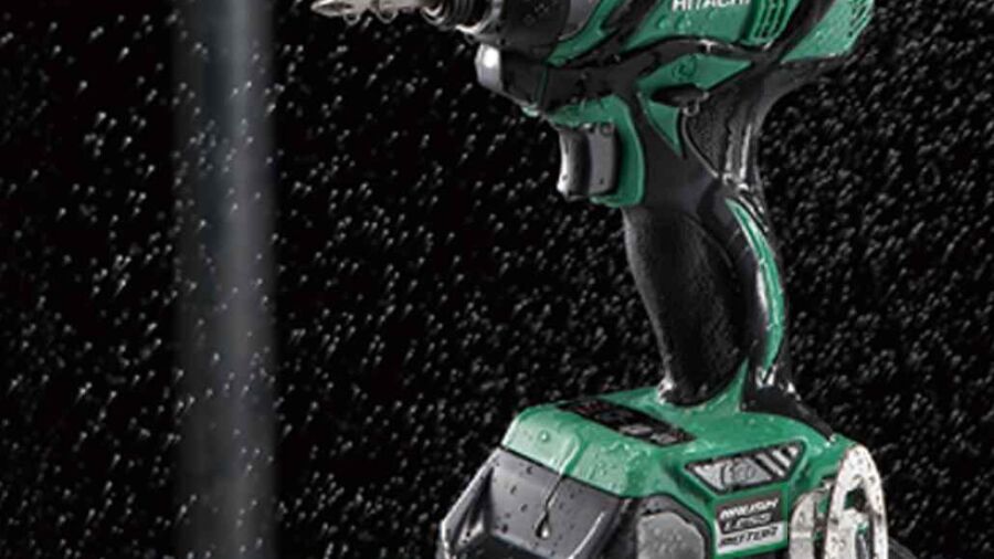 De nieuwe spat-water dichte en stofvrije machines van Hitachi