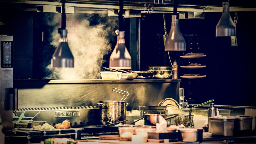 Zo belangrijk is dieptereiniging van keukens in de horeca