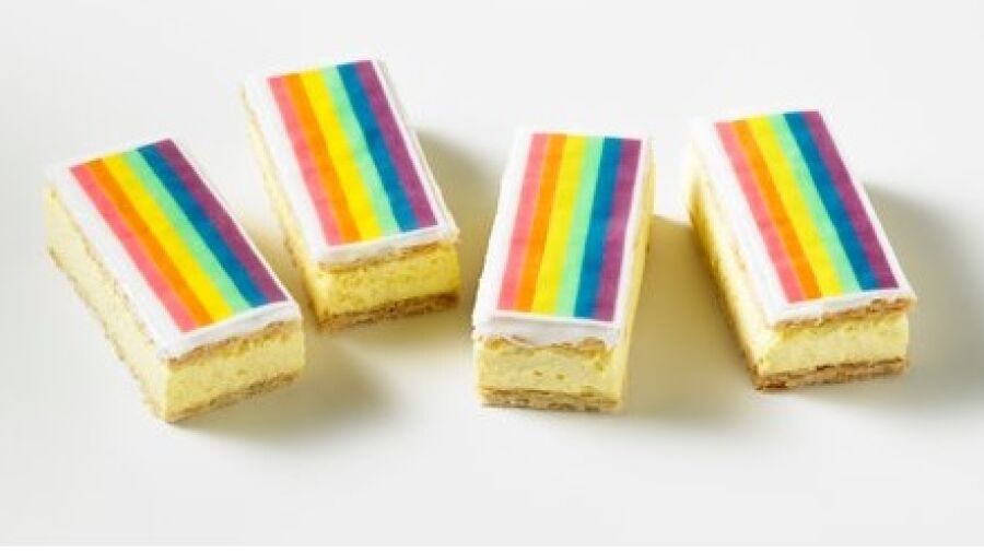 Regenboog tompouce ter ere van Pride Amsterdam